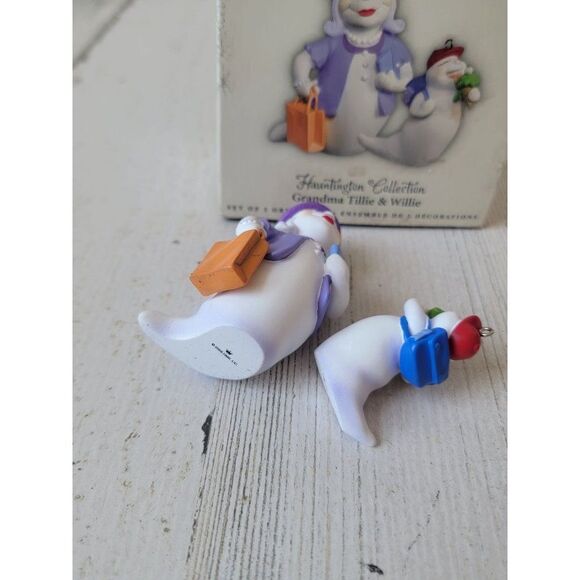 Hallmark Grandma Tillie & Willie Huntington ornament 2005 Halloween - Picture 5 of 5